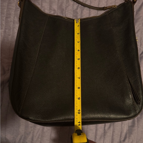 Fossil Black Shoulder Bag Elegant Leather Design - Picture 5 of 7